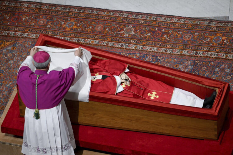 About 250,000 mourners pay last respects to Pope Francis over 3 days of public viewing